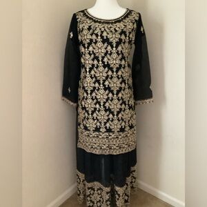 Embroidered 2 pc Pakistani/indian dress